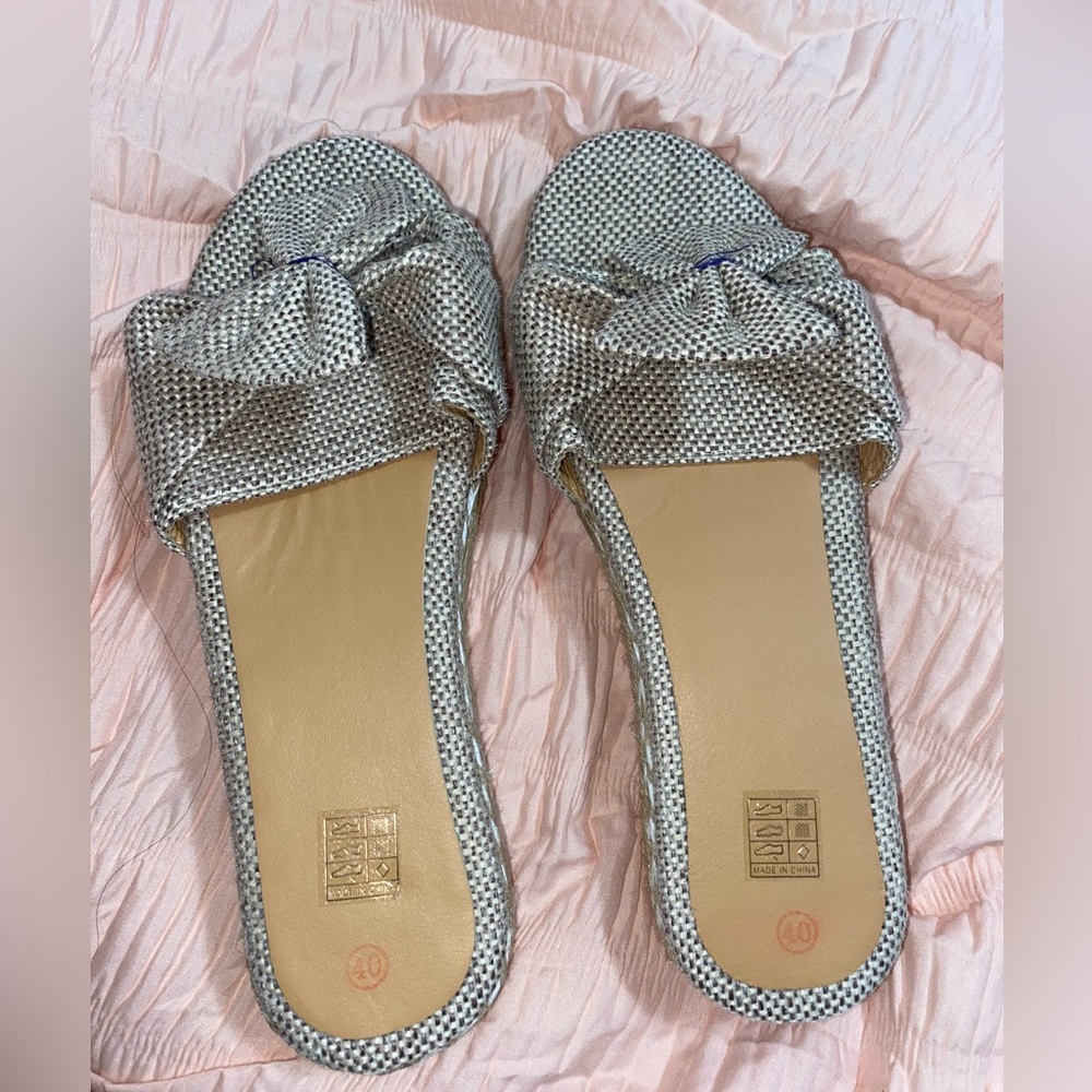 Cute brand new platform sandals, size 8.5=40eu